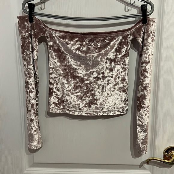 Kendall & Kylie crushed velvet off-the-shoulder top - Picture 2 of 2